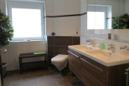 Apartment 2: Bathroom