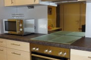 Facilities: Electric stove with 4 ceran plates